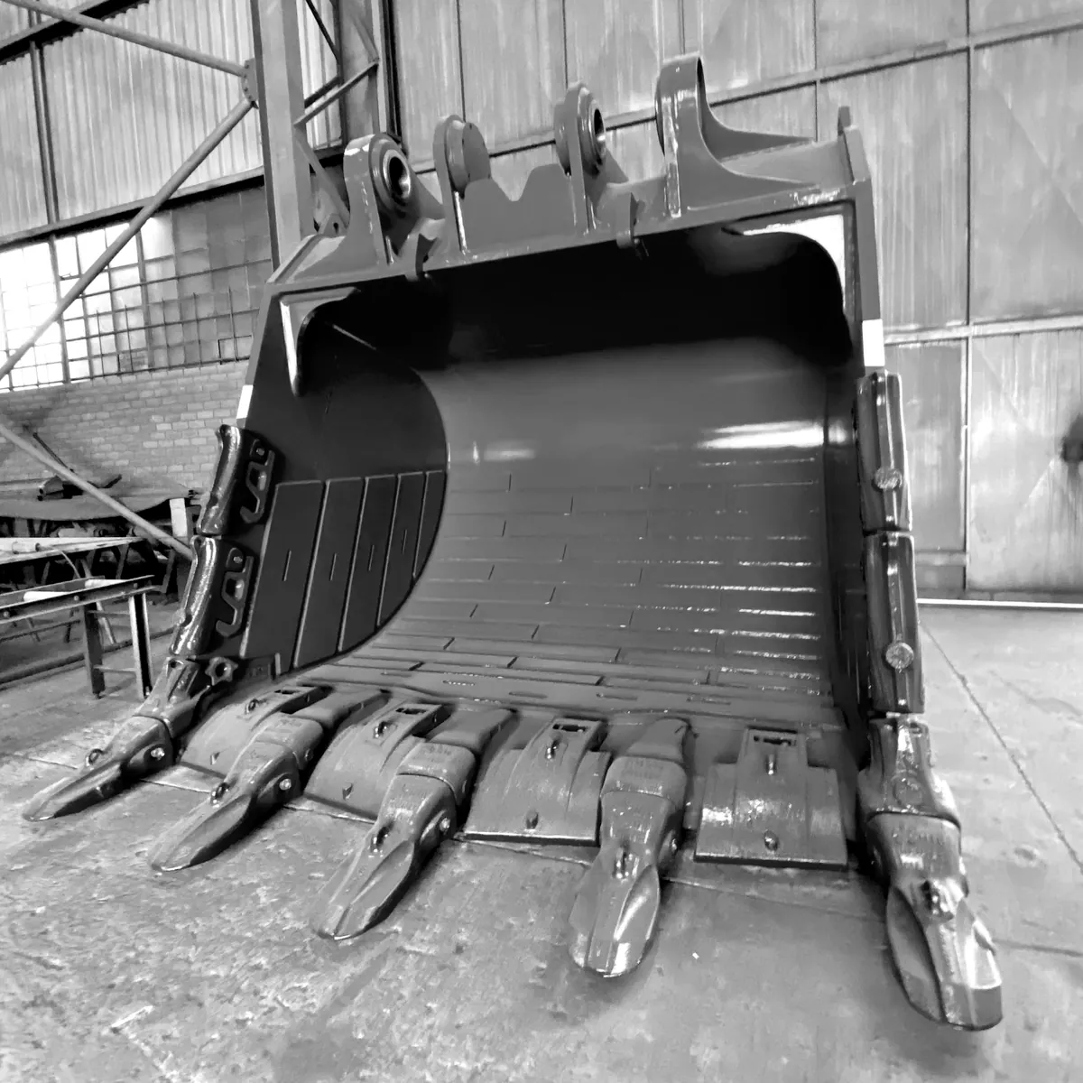 Complete MTG bucket for a Liebherr R9200 excavator in the workshop, before delivery to a mine in D.R. Congo